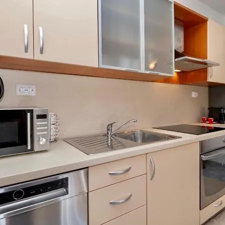 House Celestial Near Imotski With Private Pool, Jacuzzi, Barbeque,private Parking