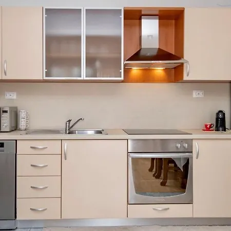 House Celestial Near Imotski With Private Pool, Jacuzzi, Barbeque,private Parking * Zmijavci