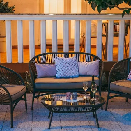 House Celestial Near Imotski With Private Pool, Jacuzzi, Barbeque,private Parking Σπίτι διακοπών Zmijavci
