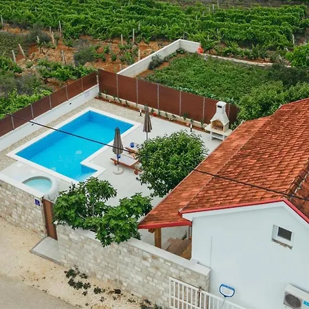 House Celestial Near Imotski With Private Pool, Jacuzzi, Barbeque,private Parking Zmijavci