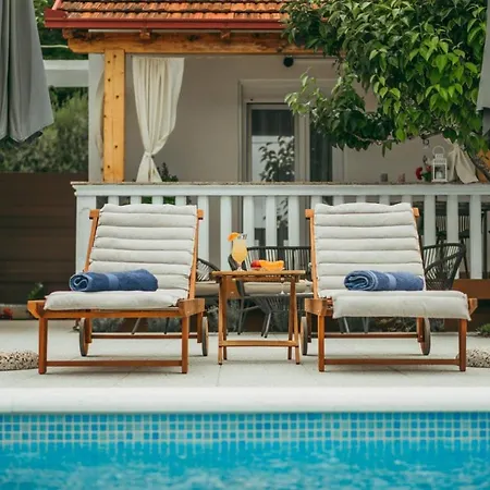 House Celestial Near Imotski With Private Pool, Jacuzzi, Barbeque,private Parking Zmijavci