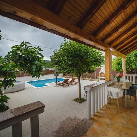 House Celestial Near Imotski With Private Pool, Jacuzzi, Barbeque,private Parking Σπίτι διακοπών *